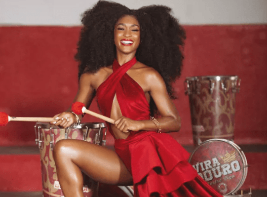 Erika Januza é escolhida como nova rainha de bateria da Viradouro