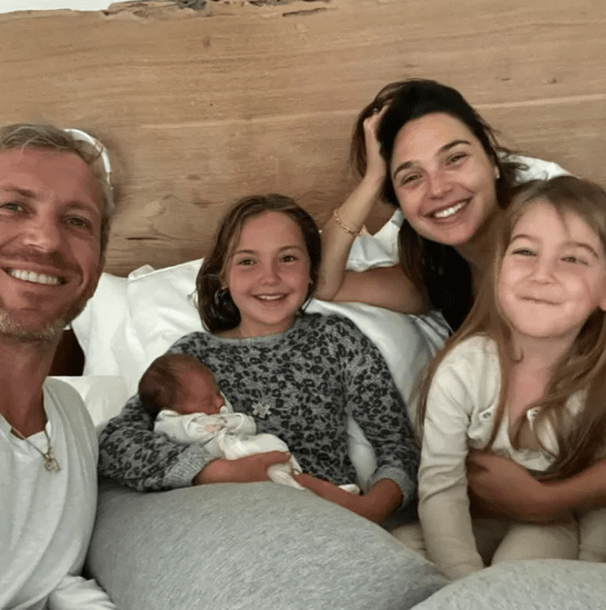 Gal Gadot anuncia nascimento da terceira filha, Daniella