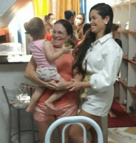 Juliette volta para a Paraíba após seis meses longe de casa