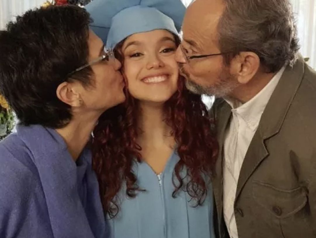 Sandra Annenberg e Ernesto Paglia celebram formatura da filha: "Orgulho"