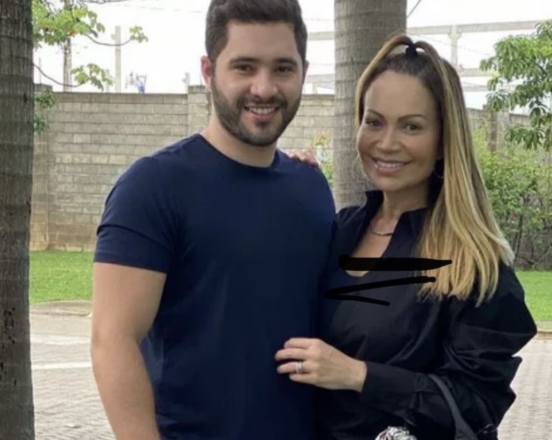 Solange Almeida diz que se casou em segredo: "Estou muito feliz"
