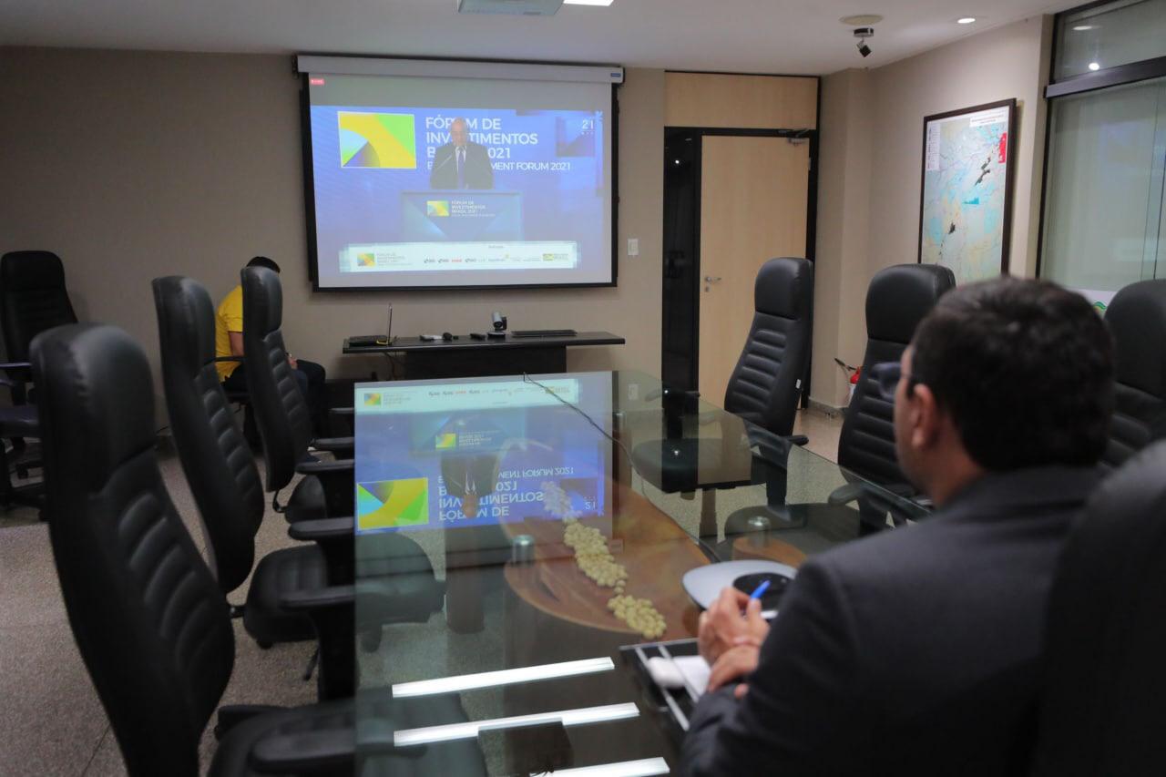 Wilson Lima participa da abertura de fórum de investimentos estrangeiros para o Brasil