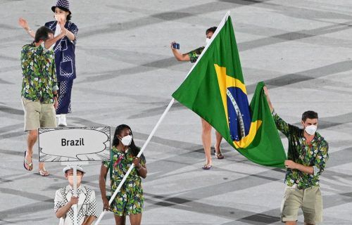 Brasileiros usam Havaianas em abertura de Jogos Olímpicos