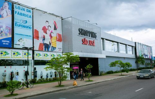 Dia dos Pais do Shopping São José presenteia com sandálias personalizadas