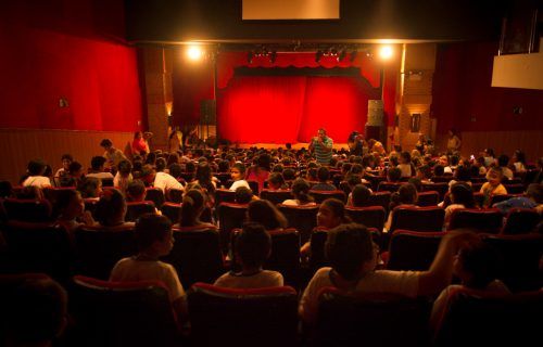 ‘A Escola Vai ao Teatro’ retorna aos palcos do Teatro Manauara