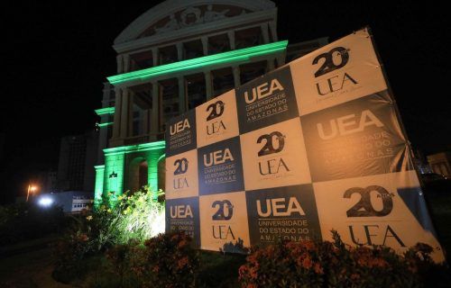 UEA celebra 20 anos no Teatro Amazonas