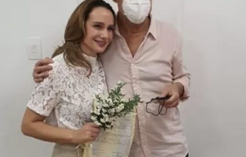 Chico Buarque e Carol Proner se casam no Rio de Janeiro