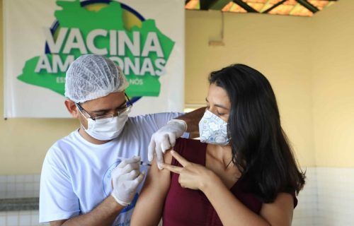 Amazonas chega a 500 mil doses de vacinas aplicadas em mutirões