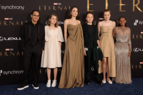 Angelina Jolie leva 5 dos 6 filhos a première de 'Eternos'