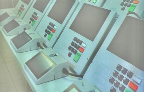 Fábrica Positivo recebe Ministro Luís Roberto Barroso