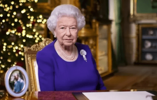 Rainha Elizabeth 2ª está 'muito melhor' e quer celebrar Natal com a família