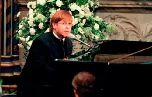 Família real queria impedir apresentação de Elton John no funeral de Diana