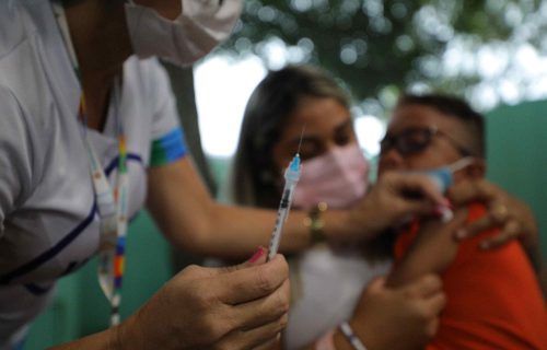 Pediatra esclarece dúvidas sobre vacinação contra Covid-19 de crianças