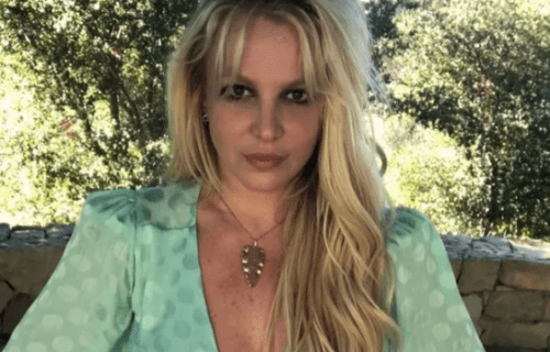 Britney Spears fecha acordo para escrever biografia por R$ 76,5 milhões