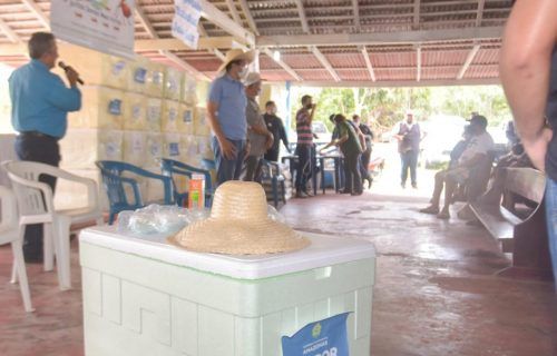 Mais 300 pescadores recebem kits de pesca artesanal do Governo do Amazonas