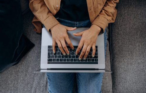 Nova plataforma vai sortear bolsas para cursos on-line
