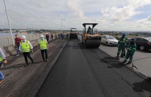 Obras do novo pavimento da Ponte Phelippe Daou da AM-070 são vistoriadas
