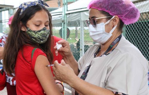 Vacinação para crianças de 5 a 11 anos chega às escolas estaduais de Manaus