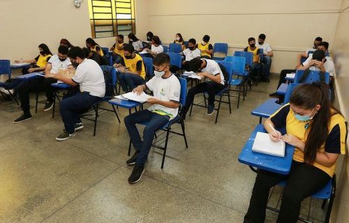 Rede estadual em Manaus conquista 631 aprovações em universidades públicas