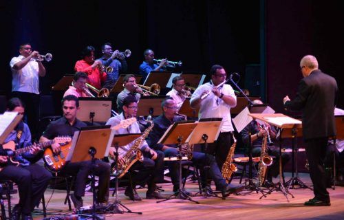 Amazonas Band realiza espetáculo gratuito no Teatro Amazonas nesta segunda-feira (11)