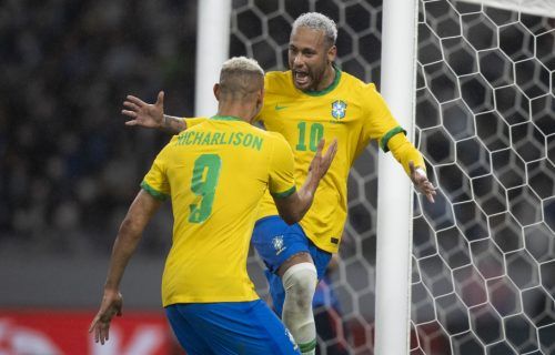 Brasil vence Japão com gol de Neymar