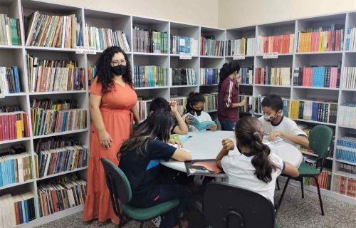 Escola estadual de Manaus incentiva leitura e escrita criativa