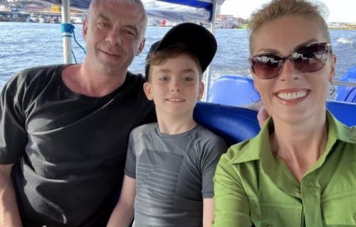 Ana Hickmann passa férias com a família em Manaus
