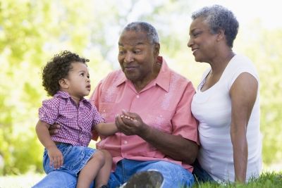 Dia Mundial dos Avós: convívio com os netos pode evitar depressão nos os idosos