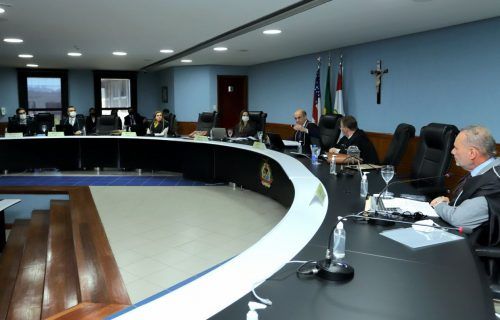 TCE-AM multa gestores de empresa de transportes urbanos em Presidente Figueiredo