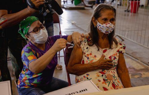 Mais de 80 unidades da Prefeitura de Manaus garantem a vacinação contra a Covid-19
