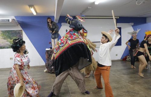 “Uma Viagem Inclusiva pelo Folclore Brasileiro” estreia no palco do Teatro Amazonas