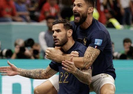 França vence o Marrocos e está na final da Copa do Mundo