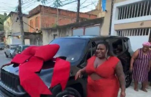 Natal dos famosos: da ostentação a ceia intimista