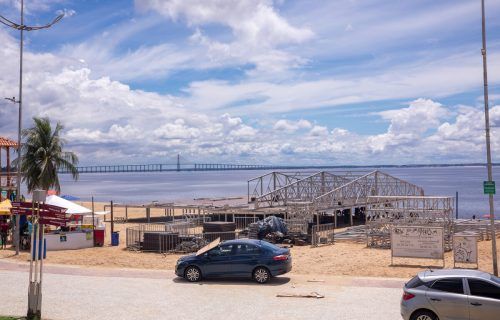 Manaus inicia montagem da estrutura do Réveillon 2023
