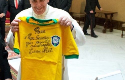 Vaticano faz homenagem ao Rei Pelé