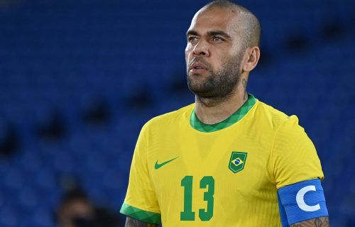 Daniel Alves é transferido de presídio na Espanha