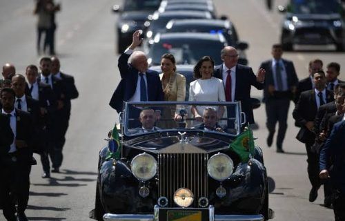 Lula toma posse como presidente da República