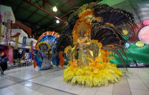 Concursos de Fantasias Adulto e de Máscaras marcam Domingo de Carnaval em Manaus