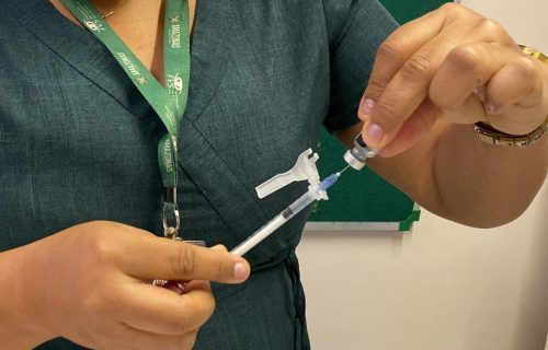 Covid-19: Mais de 80% dos pacientes hospitalizados no Amazonas não se vacinaram ou não possuem esquema vacinal atualizado