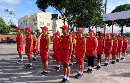 Programa Bombeiro Mirim impulsiona aprendizado de aluno com espectro autista