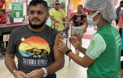 Supermercados de Manaus aplicam mais de 4 mil doses de vacinas contra Covid-19