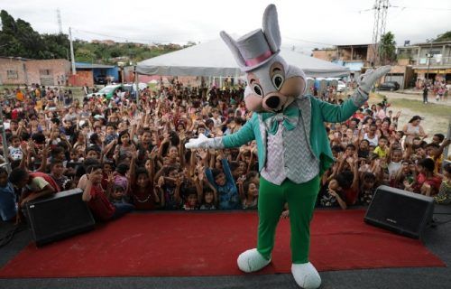 Caravana da Páscoa leva programação recreativa a diferentes pontos de Manaus