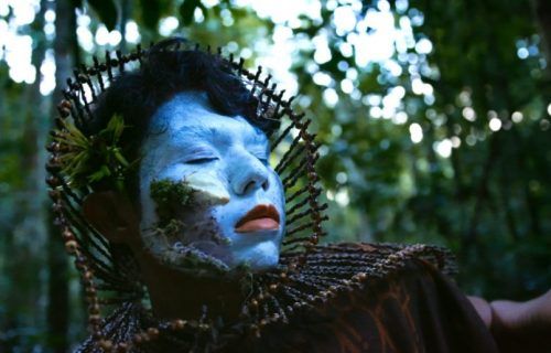 Documentário sobre artista trans indígena é destaque na programação do Cine Casarã