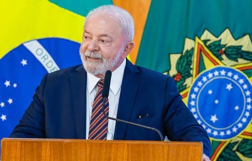 Presidente anuncia aumento do salário mínimo e nova faixa de isenção do IR