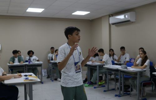 Colégio de Manaus reforça a importância do debate em torno das questões ambientais