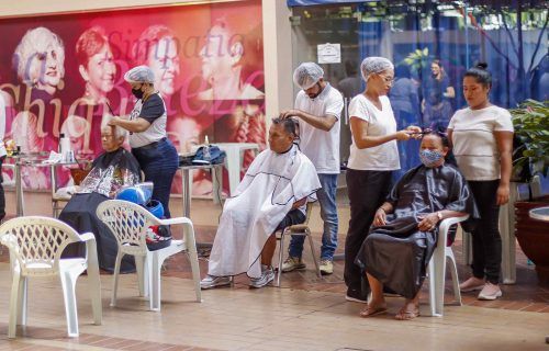 Ônibus do Idoso: Sejusc leva mutirão de serviços ao Centro de Convivência da Aparecida