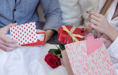 Procon-AM orienta consumidores para as compras de presentes do Dia dos Namorados