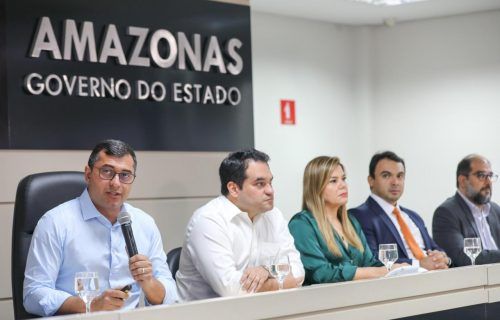 Wilson Lima anuncia reajuste para servidores da Educação