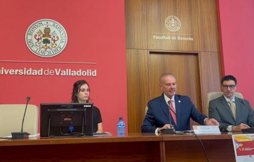 Coordenador-geral da ECP do TCE-AM palestra em Universidade da Espanha
