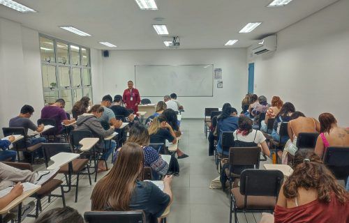 Fametro e Faculdade Santa Teresa oferecem cursos de aperfeiçoamento em diversas áreas